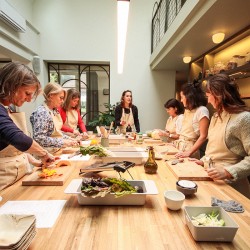 Cours de cuisine dans le vieux lille pour régaler vos invités avec un apéritif original équilibré et savoureux chez Atelier Pur